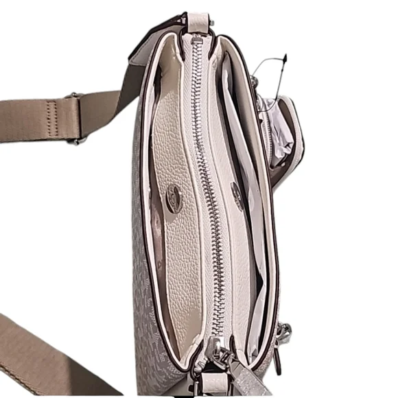 DKNY MADDY CROSSBODY  PURSE - Picture 7 of 7